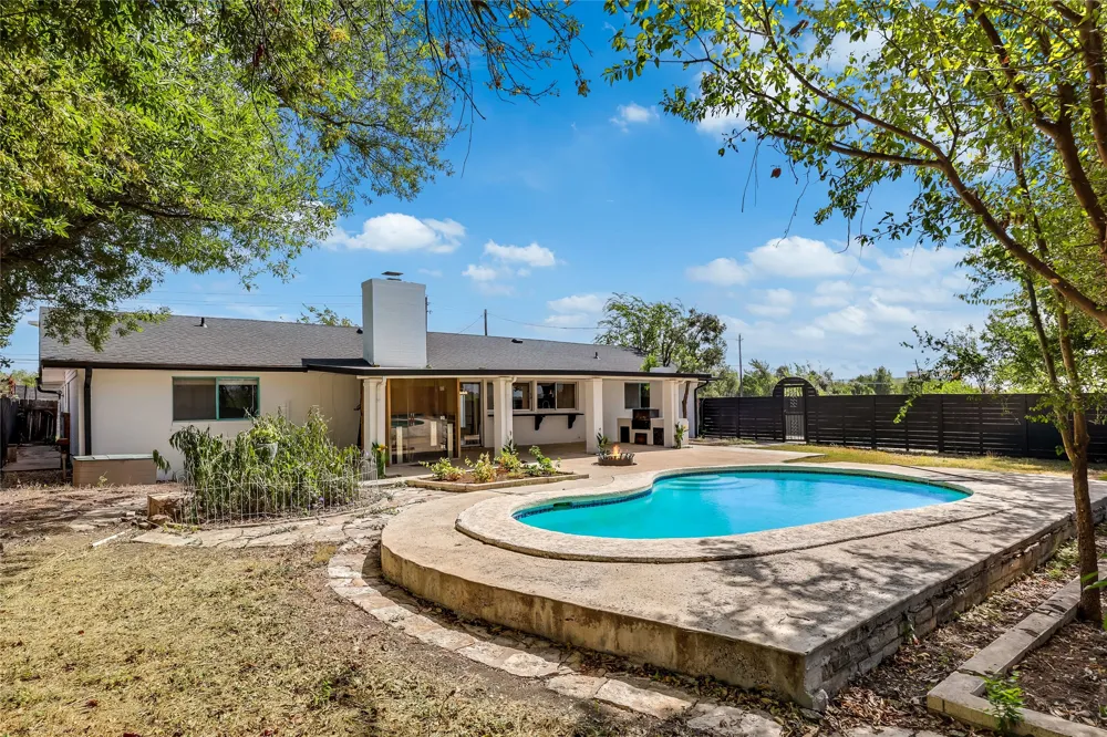 6209 Daffan Lane Austin, TX 78724