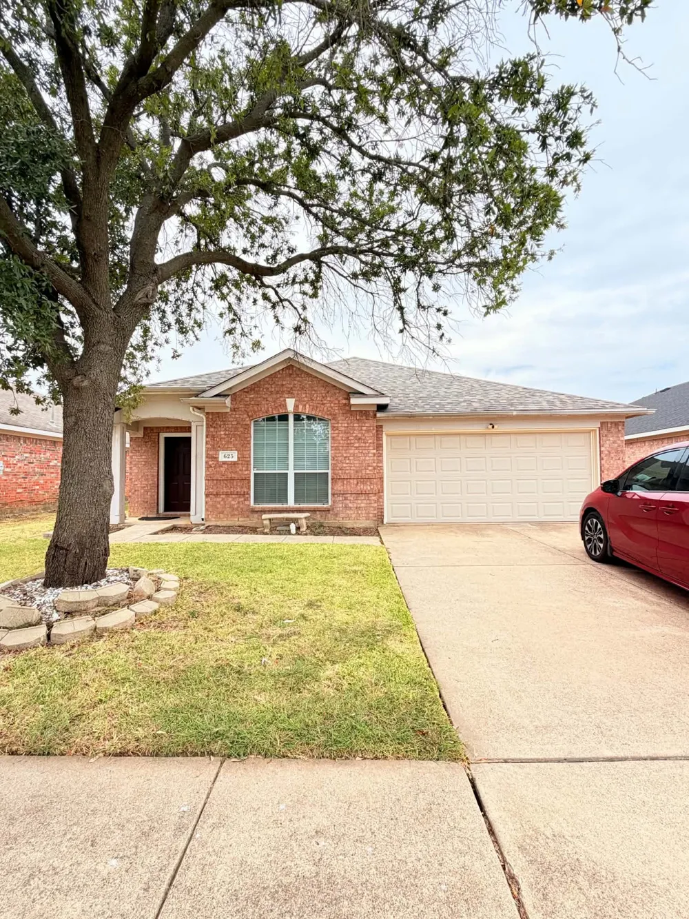 625 soledad Arlington, TX 76002