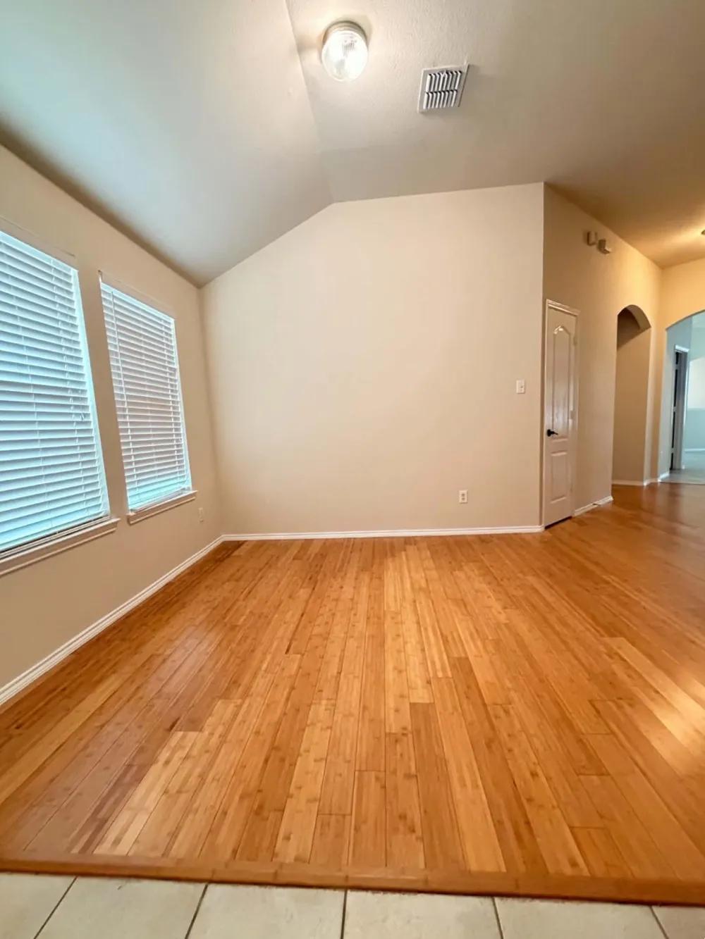 625 soledad Arlington, TX 76002