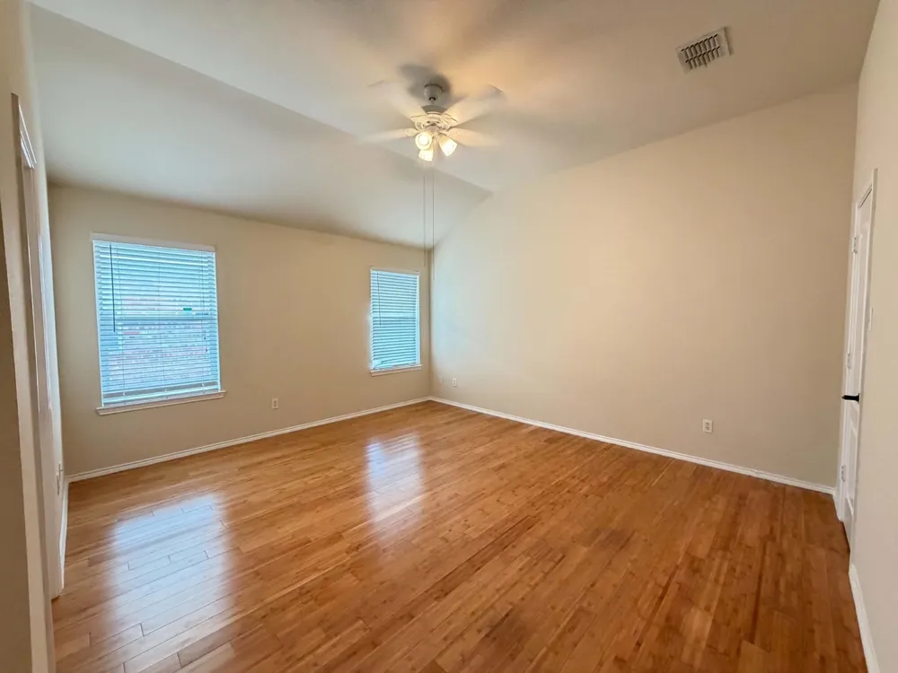 625 soledad Arlington, TX 76002
