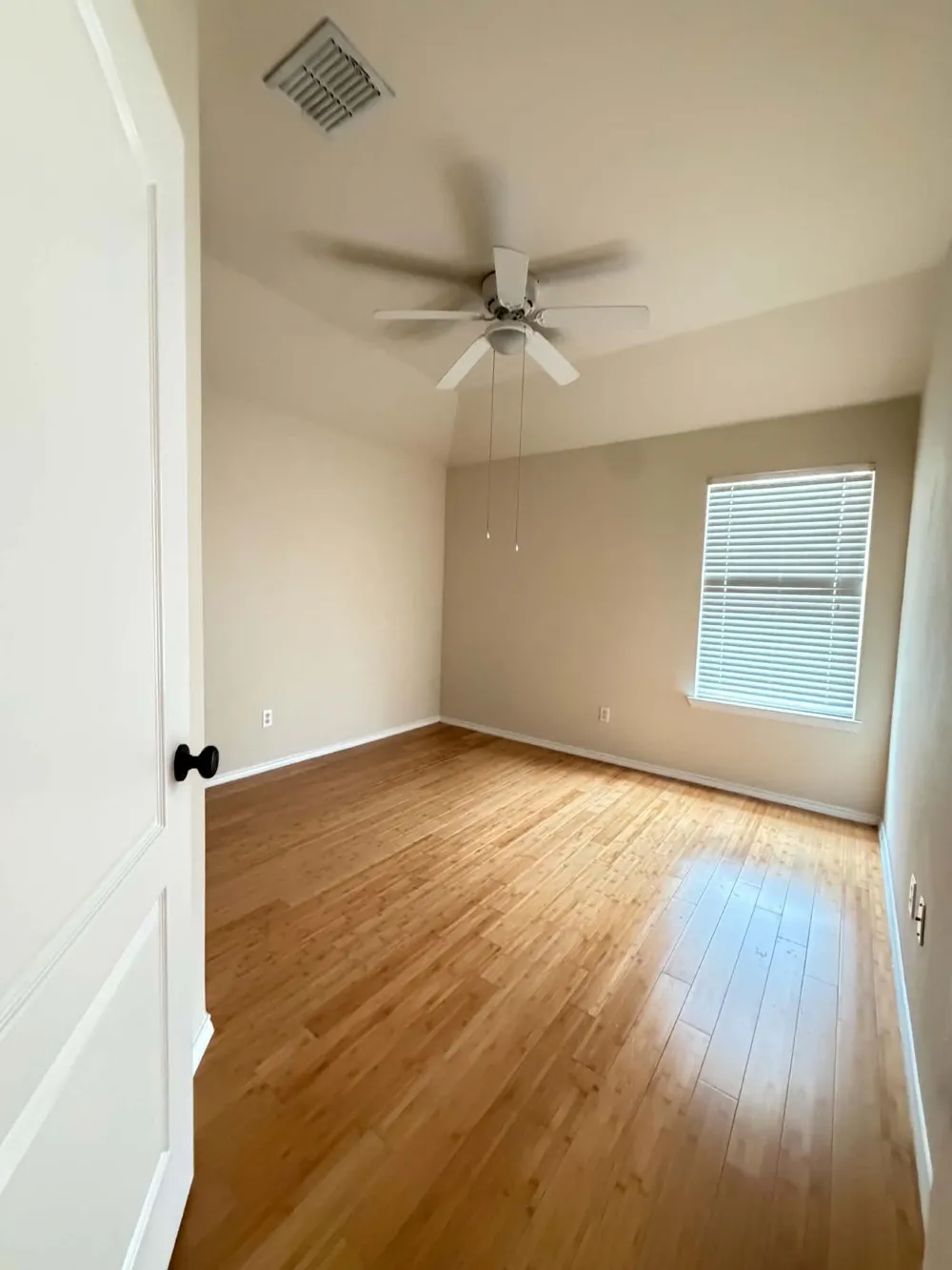 625 soledad Arlington, TX 76002