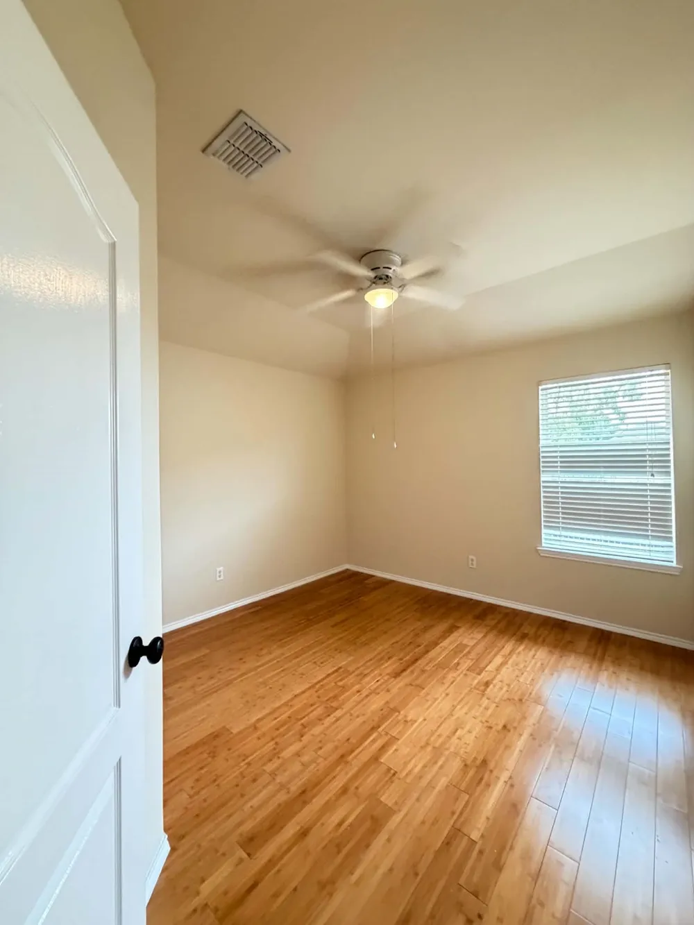 625 soledad Arlington, TX 76002
