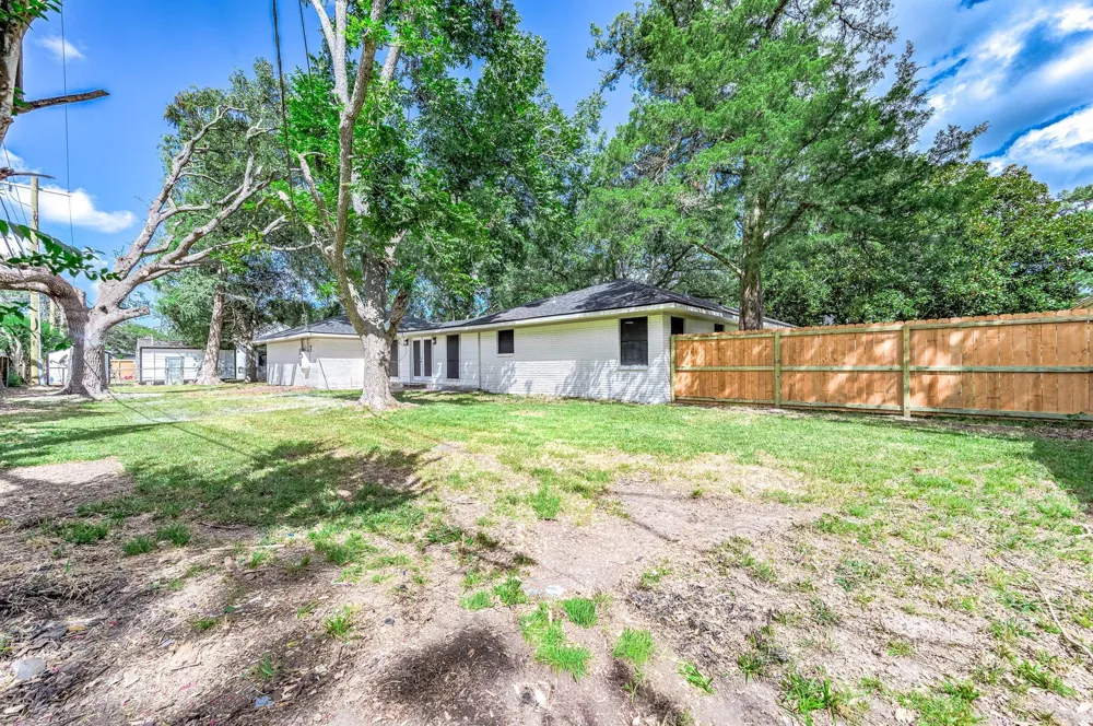 717 Cedar Lawn Drive Alvin, TX 77511