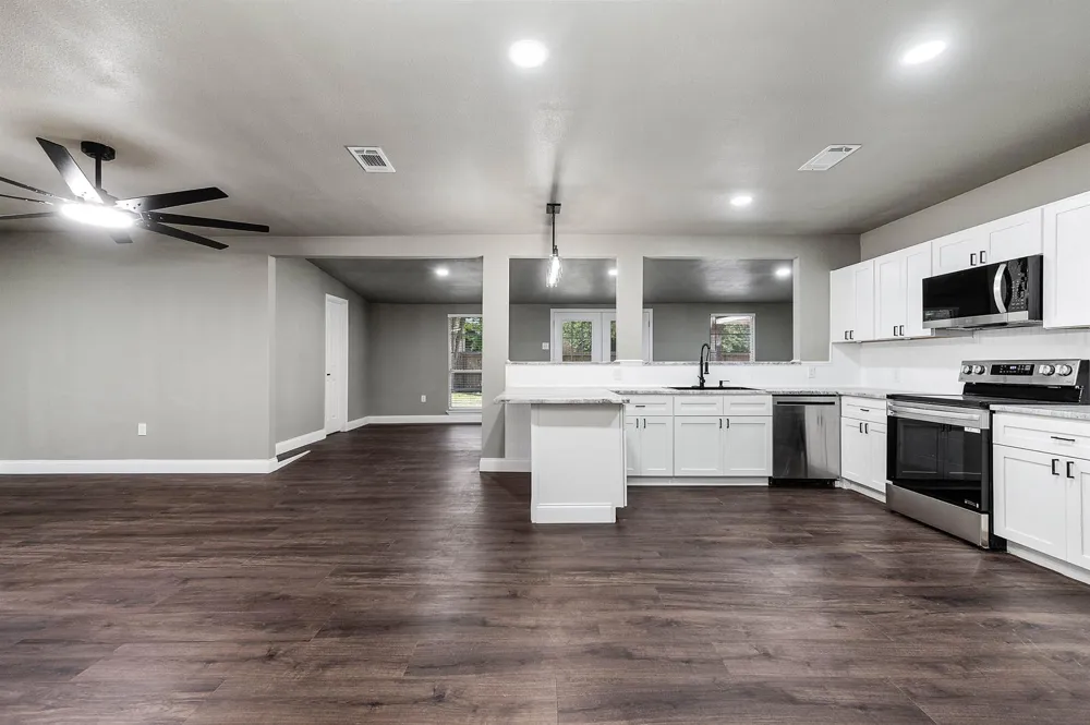 717 Cedar Lawn Drive Alvin, TX 77511