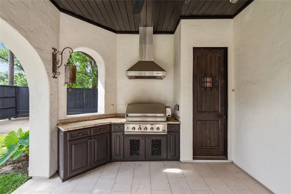 3803 Drake Street Houston, TX 77005