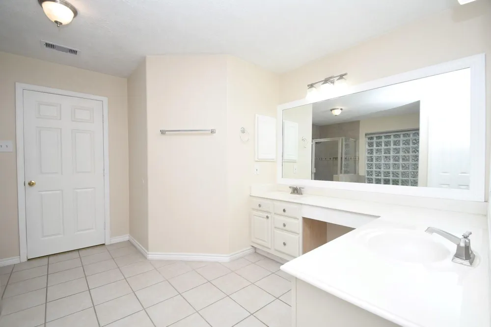 10430 Sanibel Falls Court Houston, TX 77095