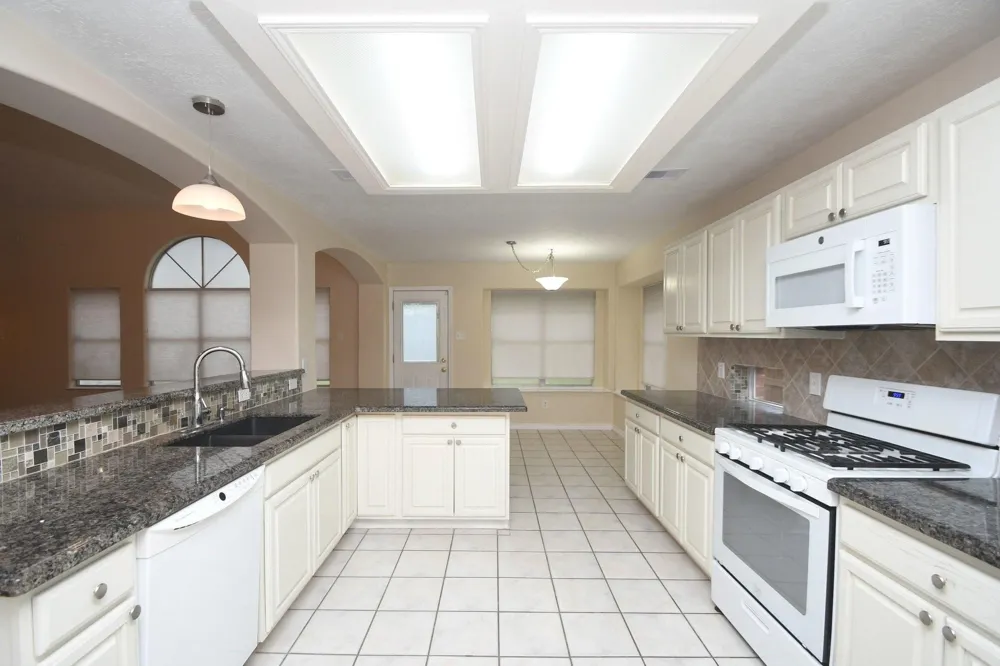 10430 Sanibel Falls Court Houston, TX 77095