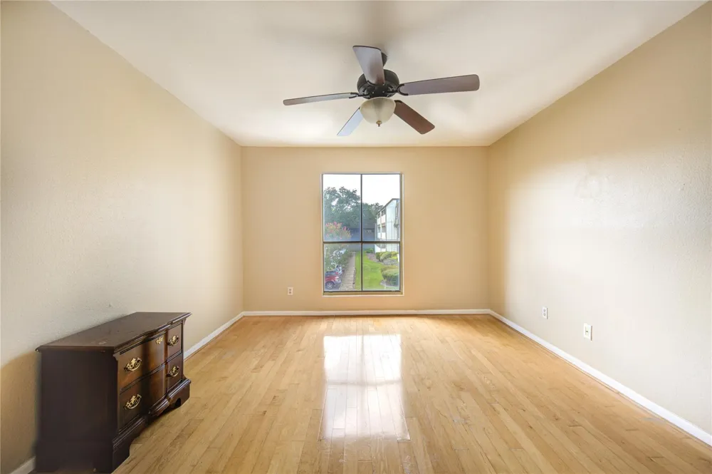 3055 Walnut Bend Lane #21 Houston, TX 77042
