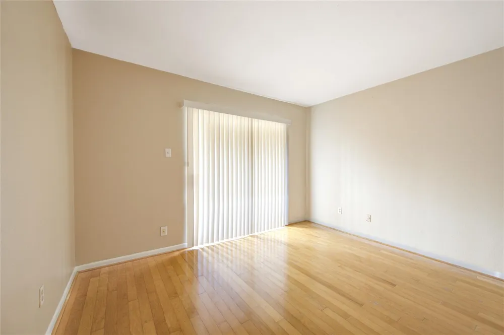 3055 Walnut Bend Lane #21 Houston, TX 77042