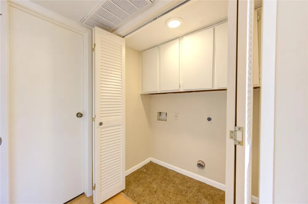3055 Walnut Bend Lane #21 Houston, TX 77042