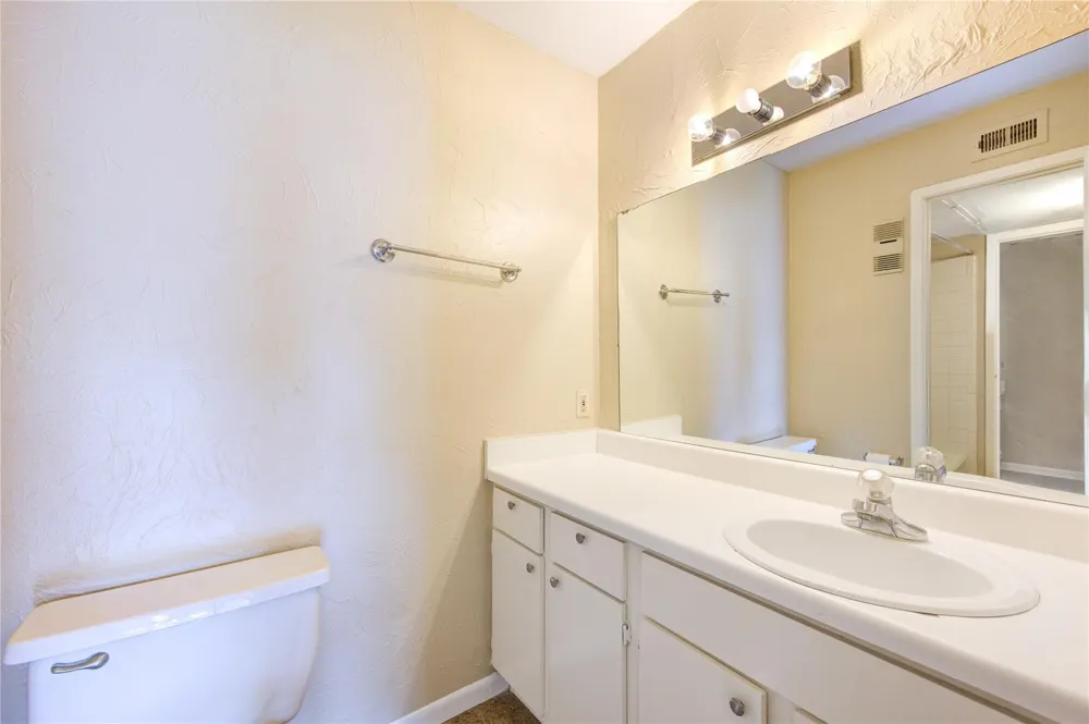 3055 Walnut Bend Lane #21 Houston, TX 77042