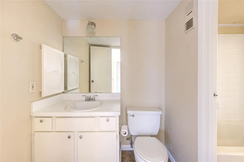 3055 Walnut Bend Lane #21 Houston, TX 77042