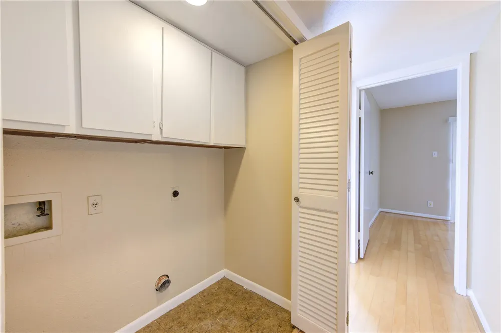 3055 Walnut Bend Lane #21 Houston, TX 77042