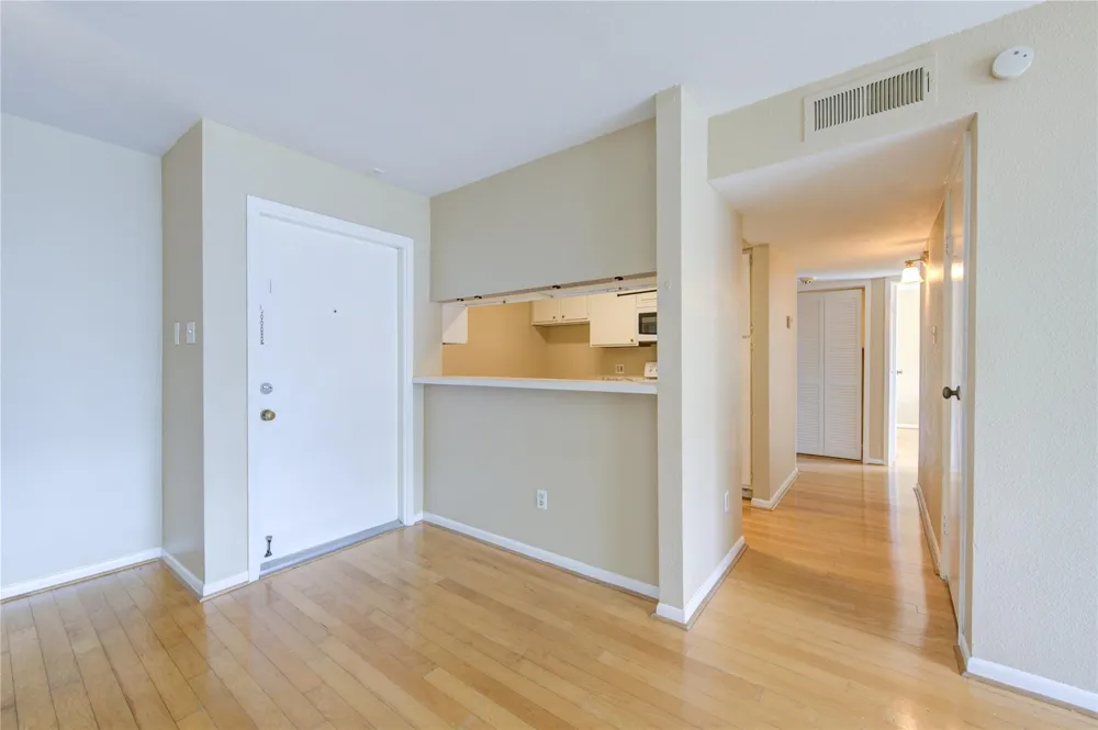 3055 Walnut Bend Lane #21 Houston, TX 77042