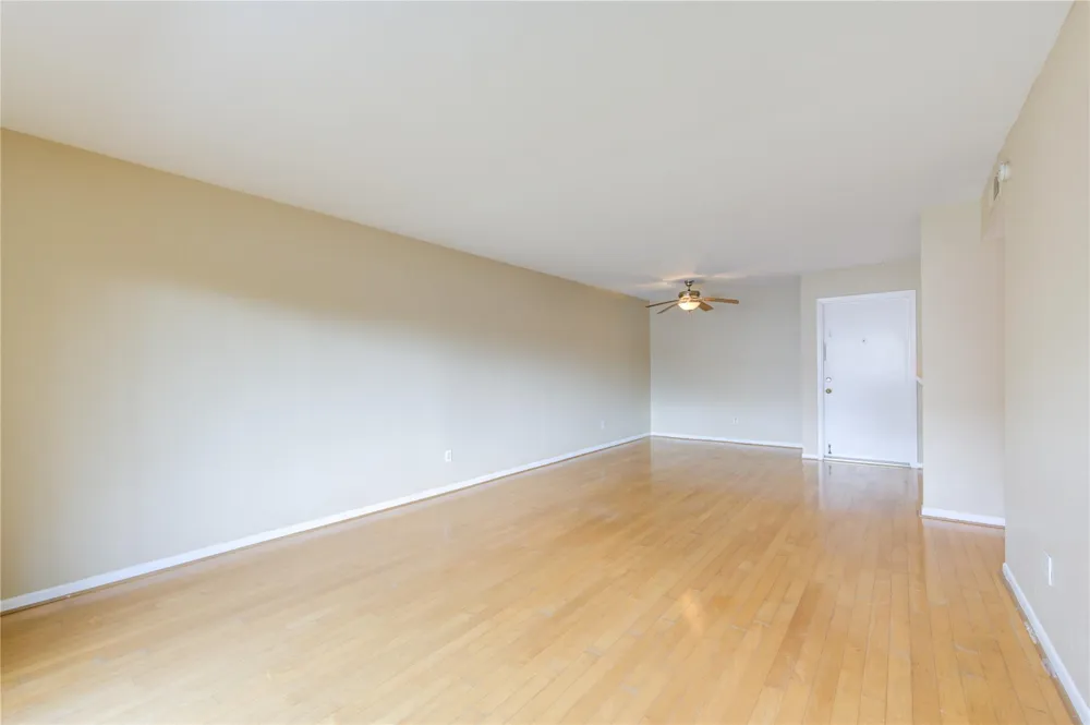 3055 Walnut Bend Lane #21 Houston, TX 77042
