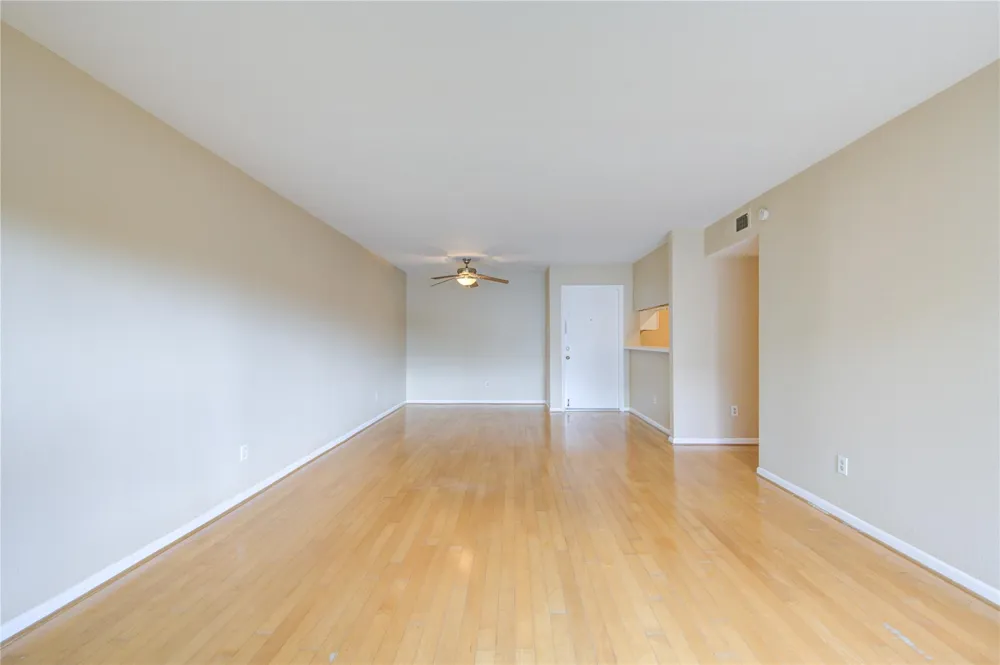 3055 Walnut Bend Lane #21 Houston, TX 77042