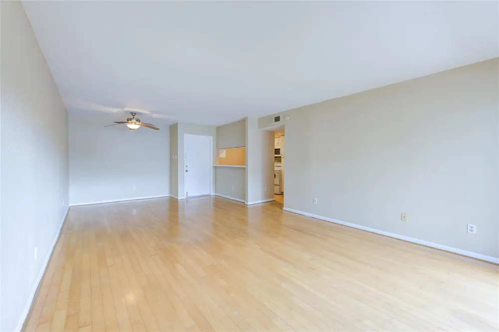3055 Walnut Bend Lane #21 Houston, TX 77042
