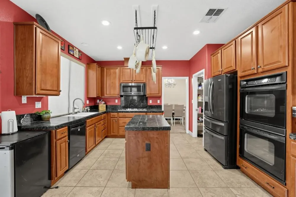 3289 Big Bear Drive Roseville, CA 95747