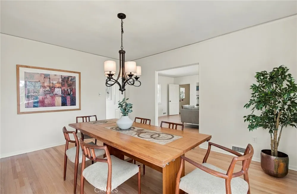 1820 Verdugo Knolls Glendale, CA 91208