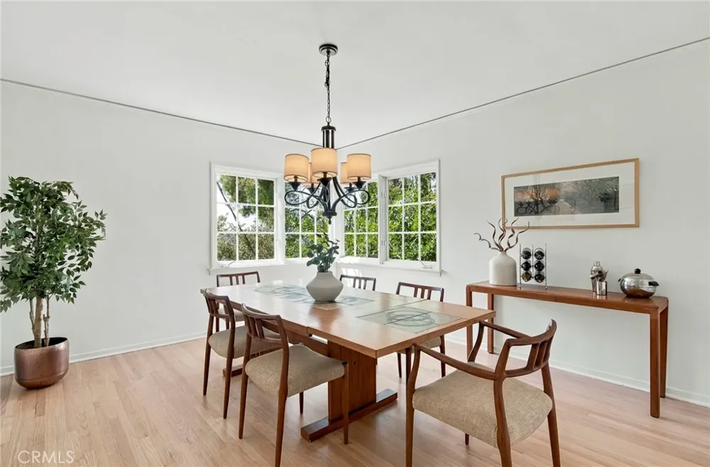 1820 Verdugo Knolls Glendale, CA 91208