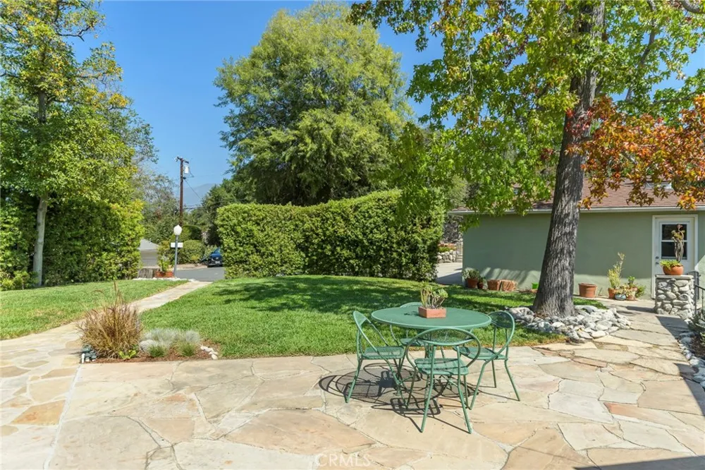 1820 Verdugo Knolls Glendale, CA 91208