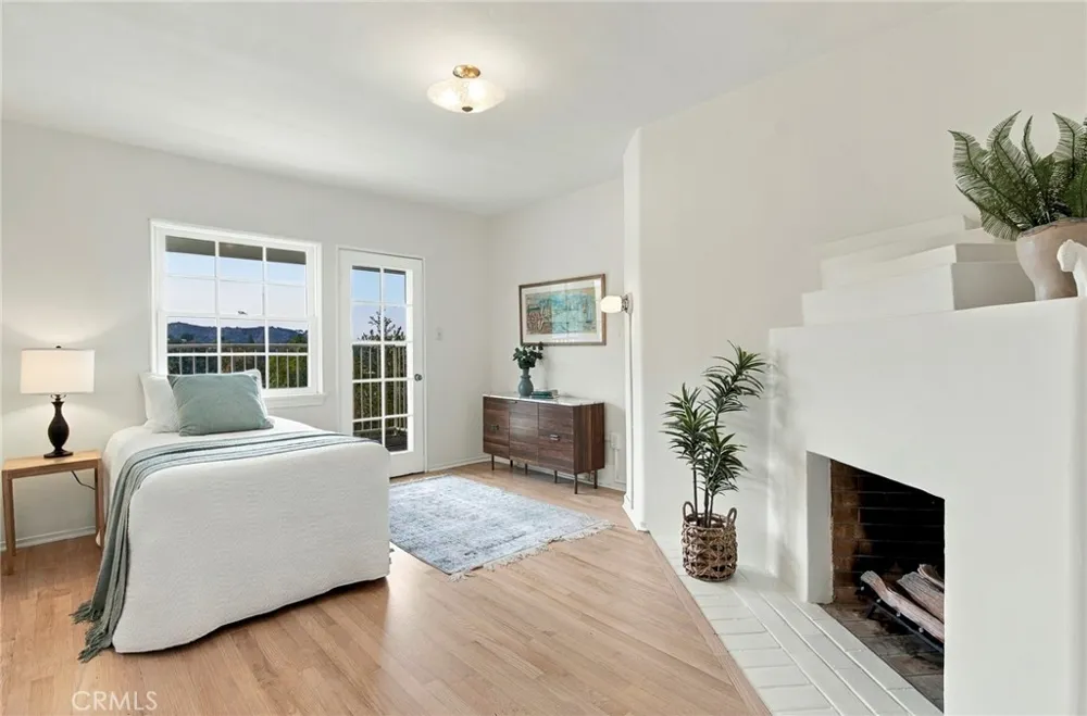 1820 Verdugo Knolls Glendale, CA 91208