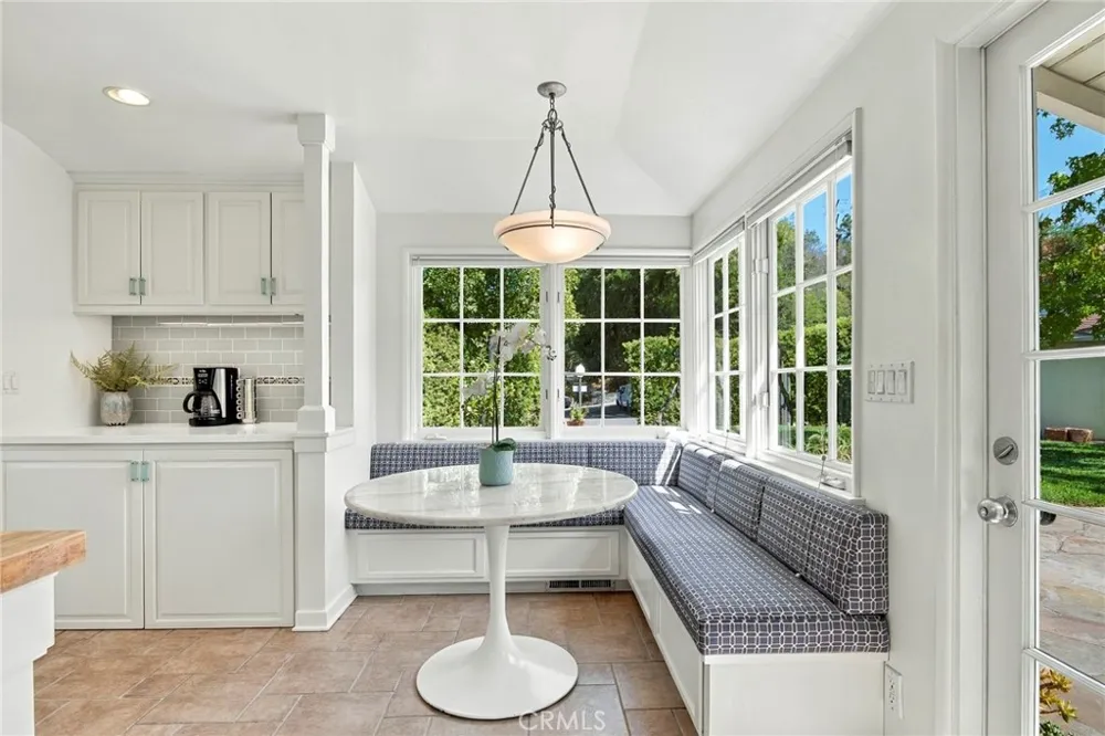 1820 Verdugo Knolls Glendale, CA 91208