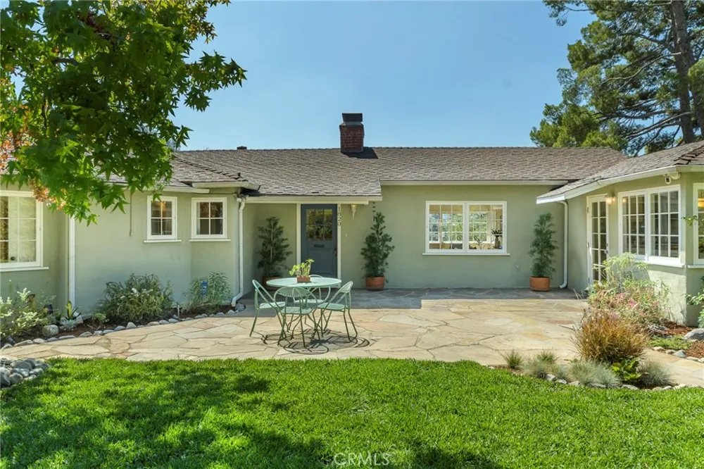 1820 Verdugo Knolls Glendale, CA 91208