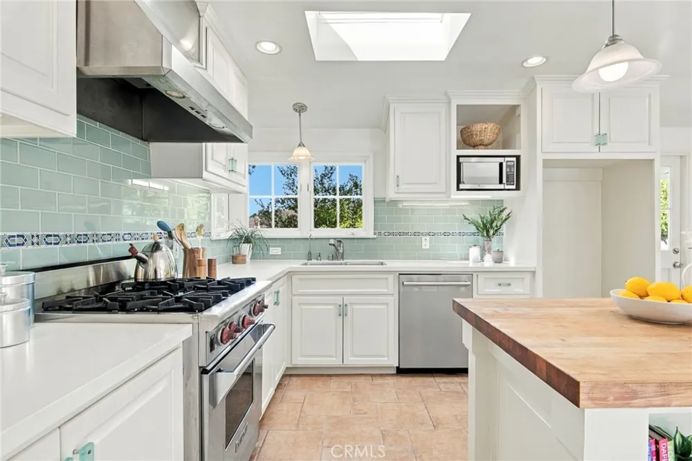 1820 Verdugo Knolls Glendale, CA 91208