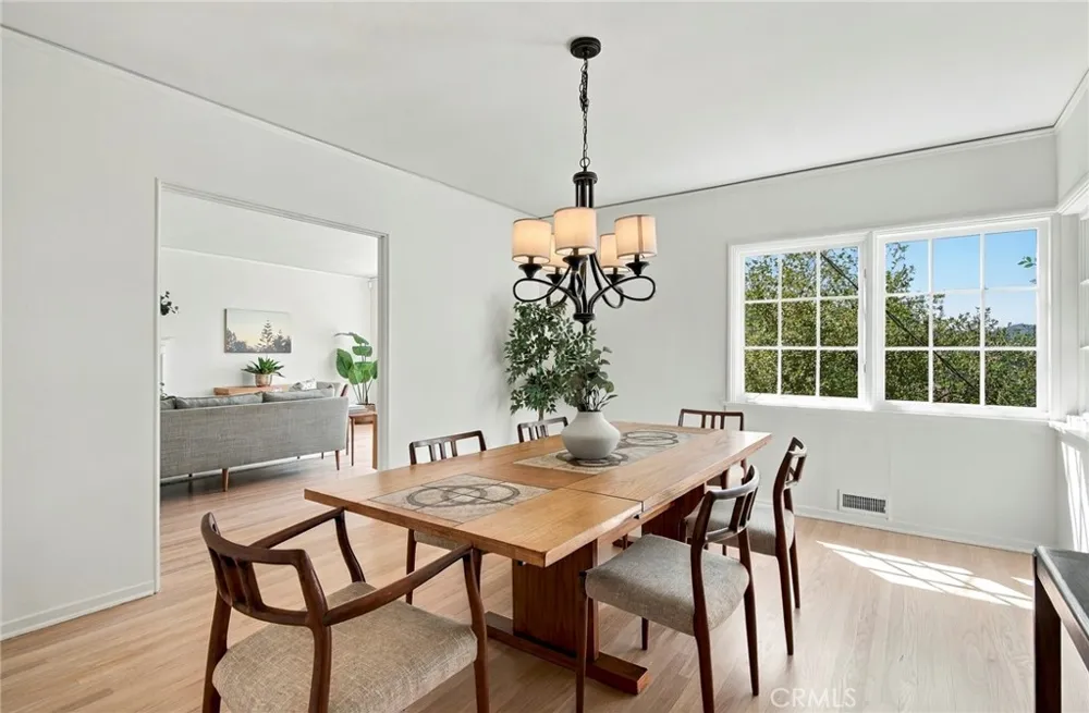 1820 Verdugo Knolls Glendale, CA 91208