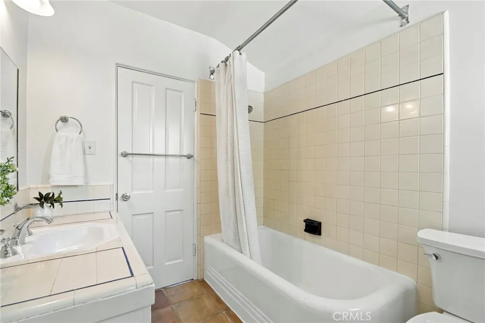 1820 Verdugo Knolls Glendale, CA 91208