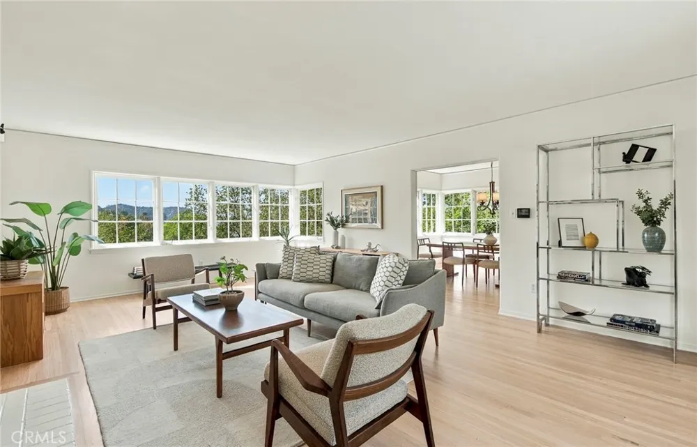 1820 Verdugo Knolls Glendale, CA 91208