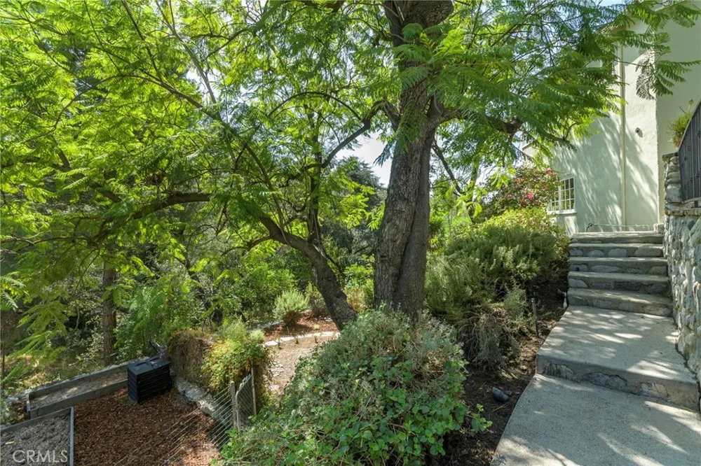 1820 Verdugo Knolls Glendale, CA 91208