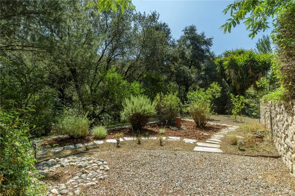 1820 Verdugo Knolls Glendale, CA 91208