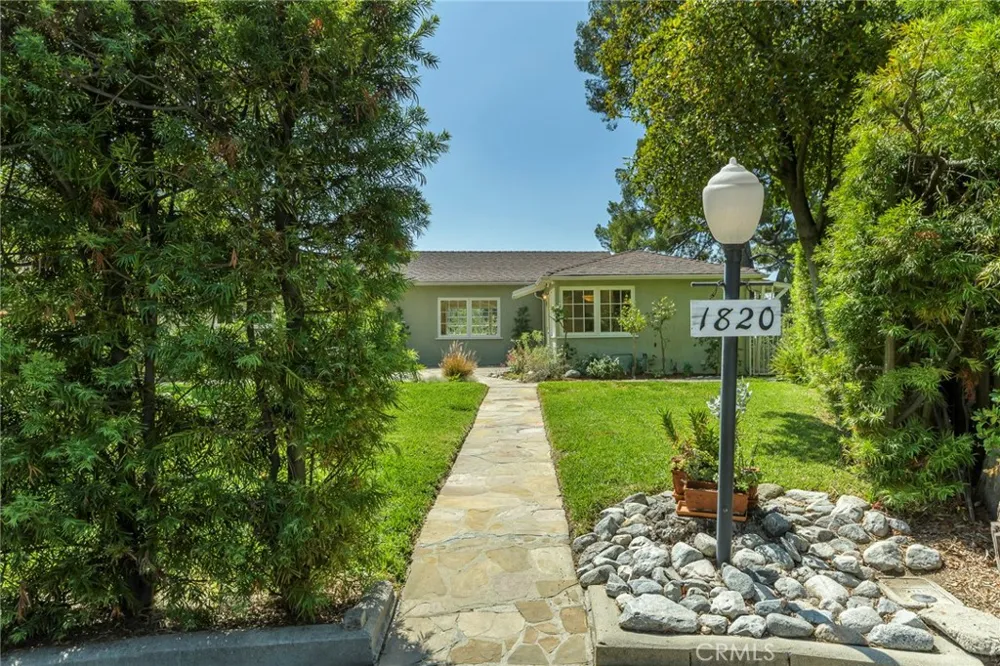 1820 Verdugo Knolls Glendale, CA 91208
