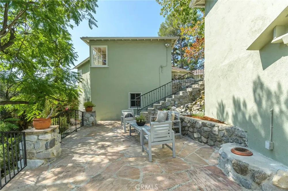 1820 Verdugo Knolls Glendale, CA 91208