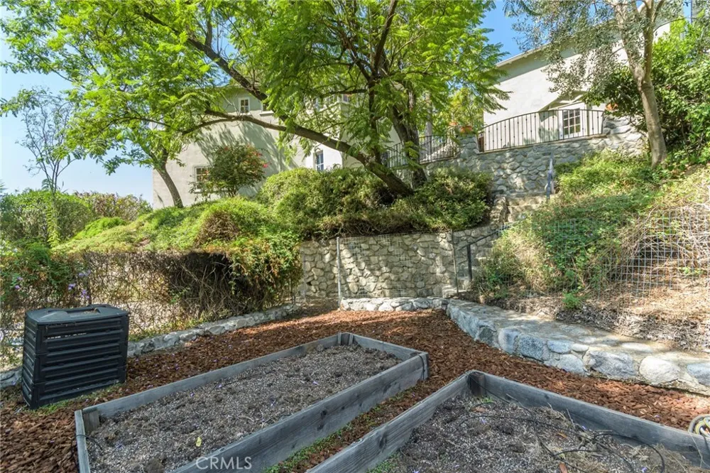 1820 Verdugo Knolls Glendale, CA 91208