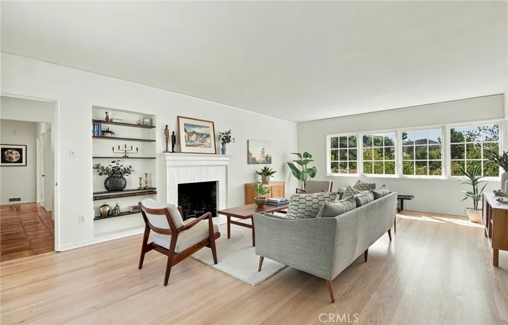 1820 Verdugo Knolls Glendale, CA 91208
