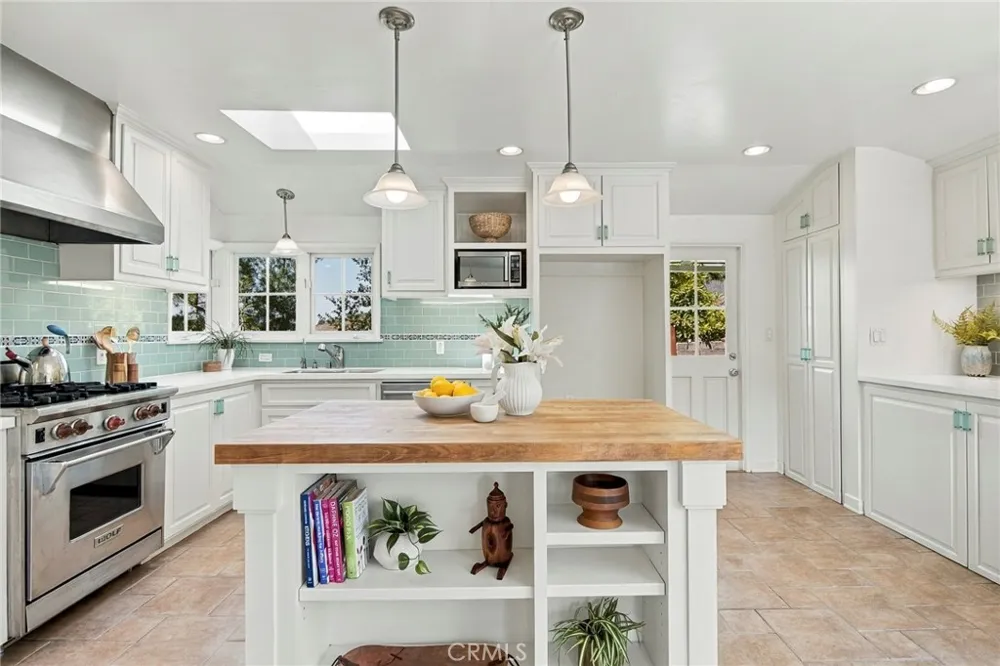 1820 Verdugo Knolls Glendale, CA 91208