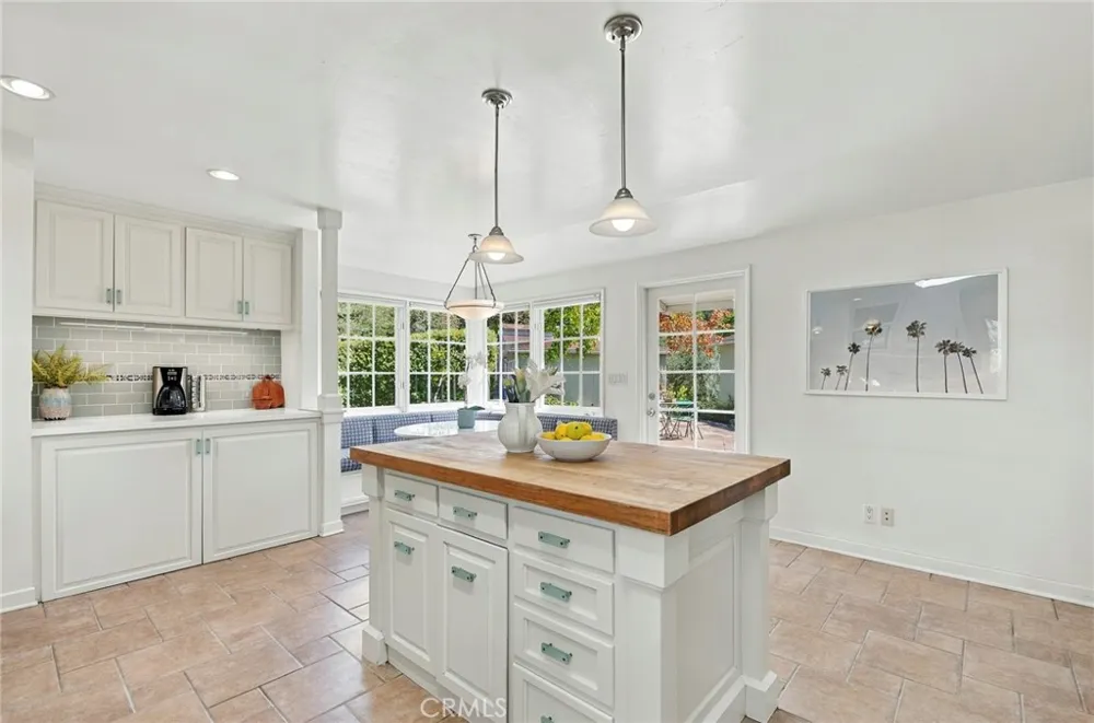 1820 Verdugo Knolls Glendale, CA 91208