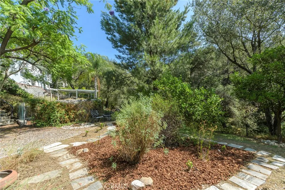 1820 Verdugo Knolls Glendale, CA 91208