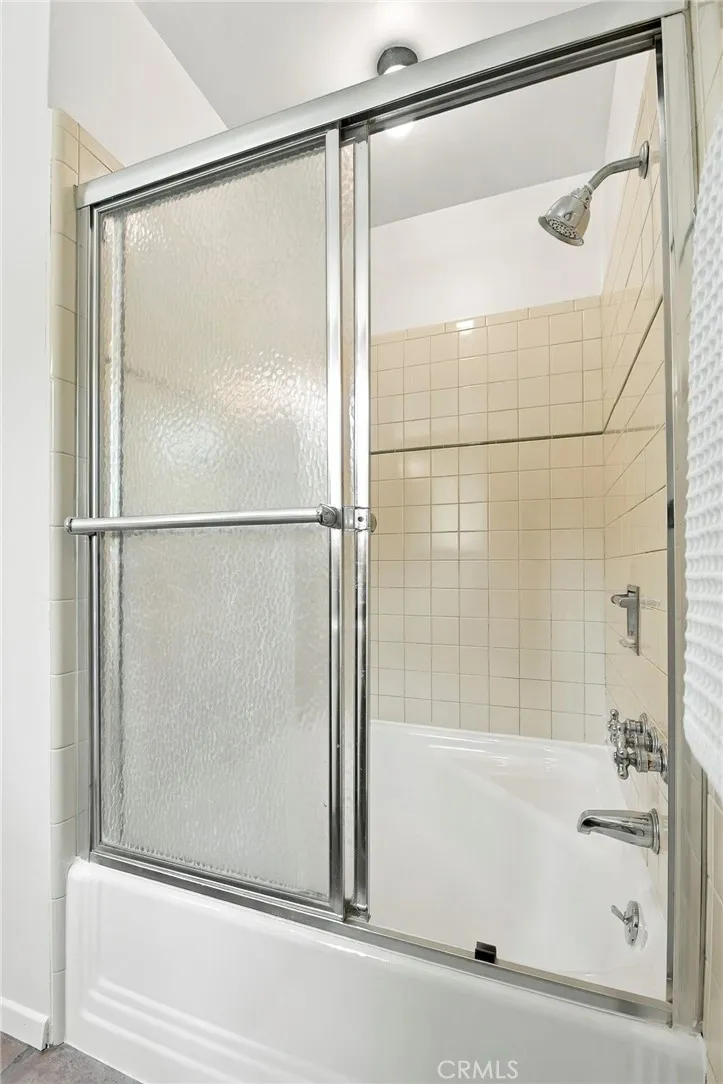 1820 Verdugo Knolls Glendale, CA 91208