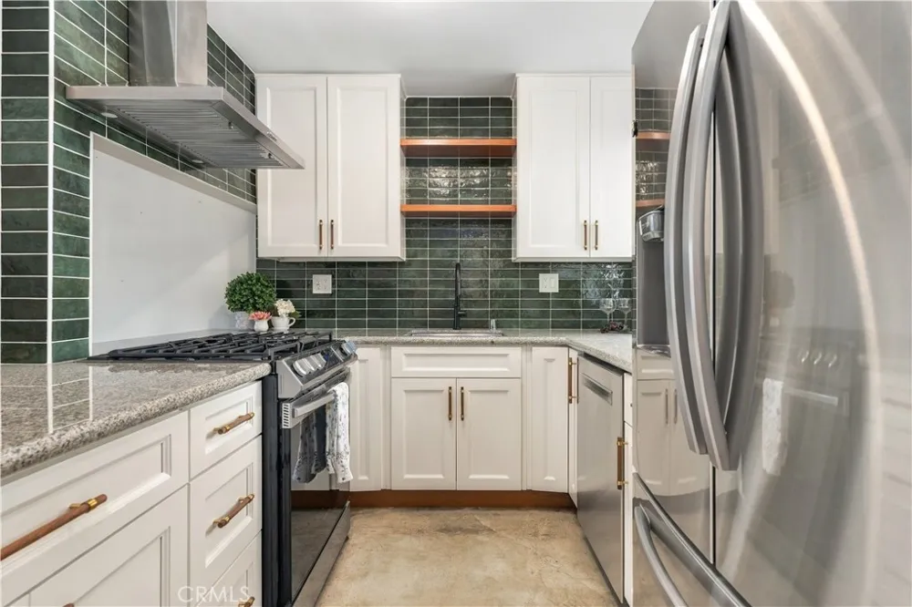 15207 Magnolia Boulevard #119 Sherman Oaks, CA 91403