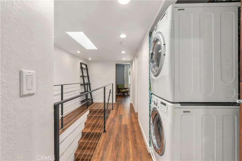 15207 Magnolia Boulevard #119 Sherman Oaks, CA 91403