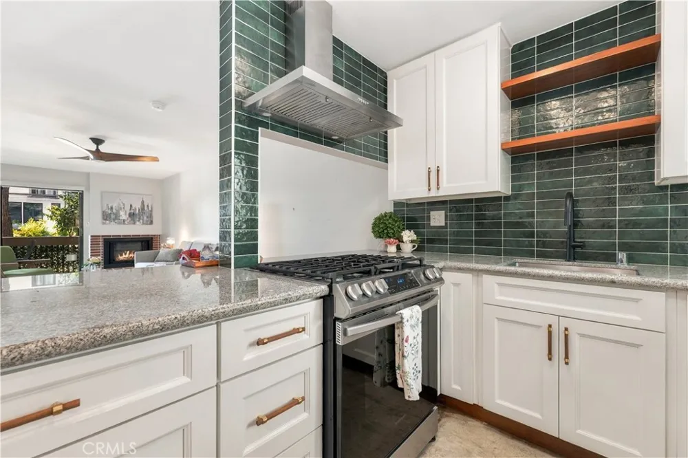 15207 Magnolia Boulevard #119 Sherman Oaks, CA 91403