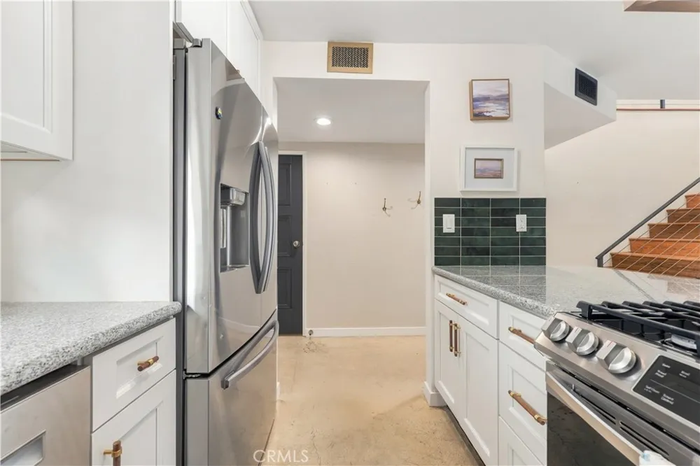 15207 Magnolia Boulevard #119 Sherman Oaks, CA 91403