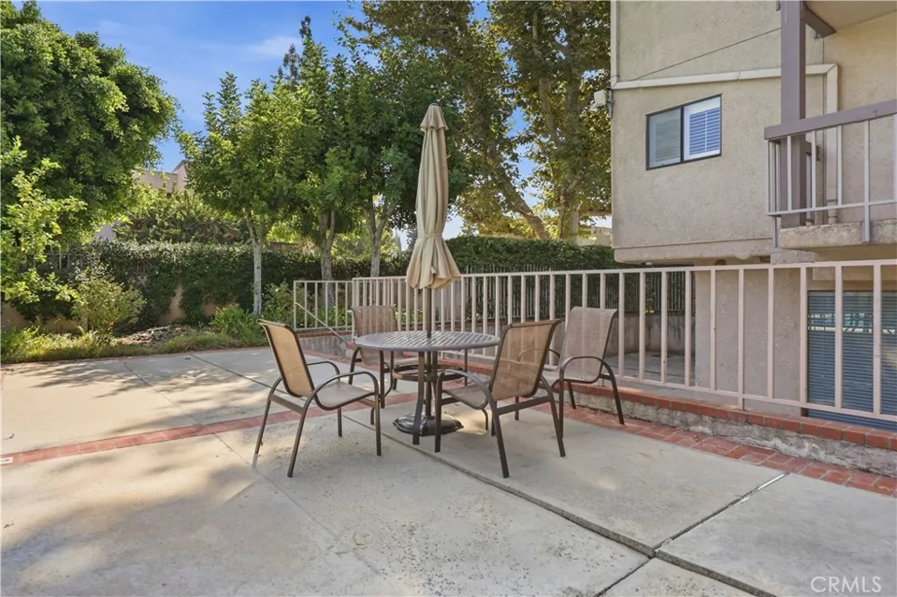 15207 Magnolia Boulevard #119 Sherman Oaks, CA 91403