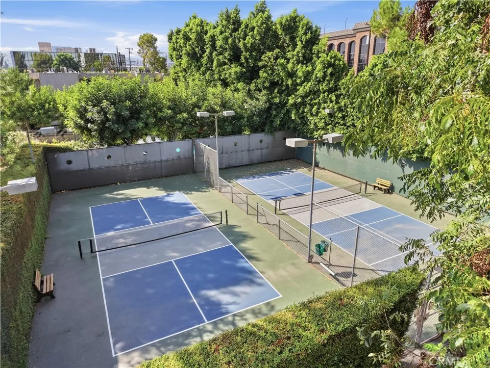 15207 Magnolia Boulevard #119 Sherman Oaks, CA 91403