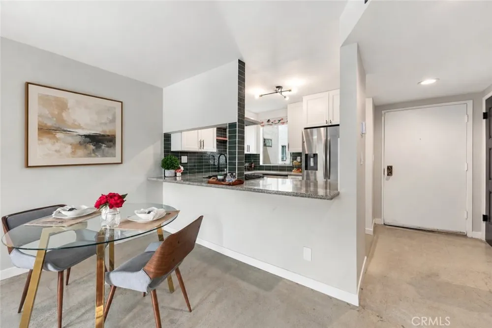 15207 Magnolia Boulevard #119 Sherman Oaks, CA 91403