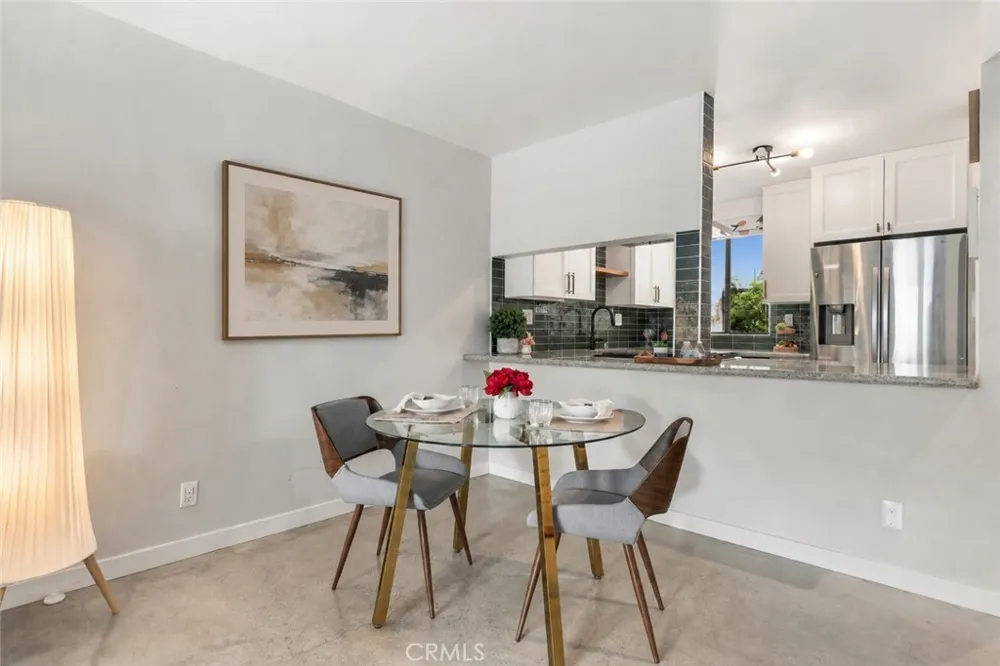 15207 Magnolia Boulevard #119 Sherman Oaks, CA 91403